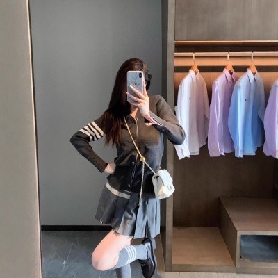 TB女士春秋季新款V领针织开衫修身百搭休闲王*凌同款四扣开衫 1件图5