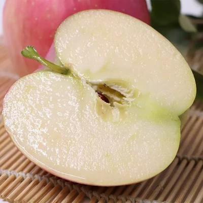 正宗红富士苹果脆甜多汁新鲜应季水果纸袋脆甜苹果整箱包邮图2