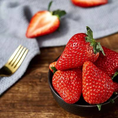 四川大凉山露天草莓四季草莓奶油红颜草莓新鲜现摘鲜果非草莓干 1件