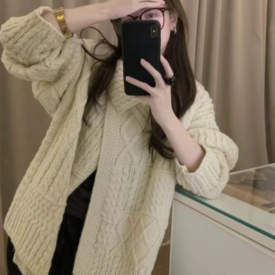 慵懒风厚实翻领麻花毛衣外套女秋冬季宽松设计感软糯针织开衫外穿图2