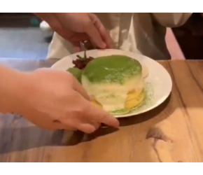 幸福当然是要在一起吃好多好多的甜品，吃甜品有多快乐